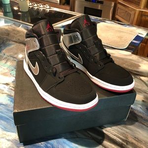 Nike Air Jordan 1 Mid Johnny Kilroy Black Silver